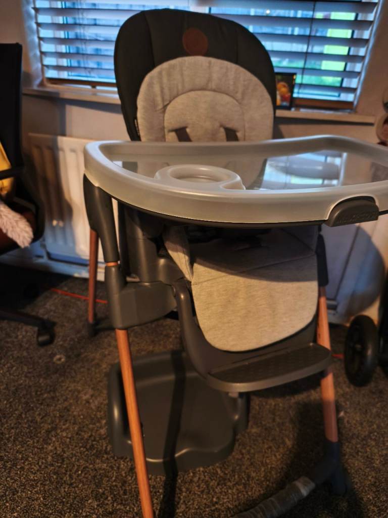 Maxi Cosi Baby highchair