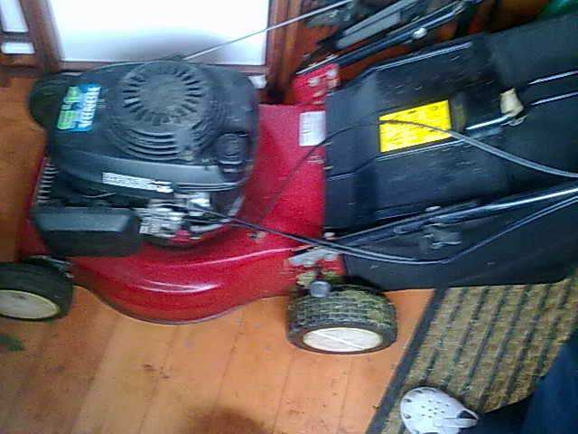 Mountfield lawnmower self propelled  42cm