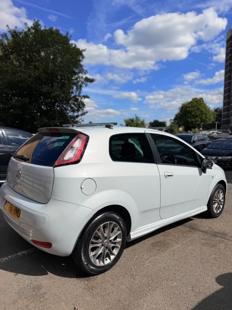 Fiat, PUNTO, Hatchback, 2012, Manual, 1368 (cc), 3 doors