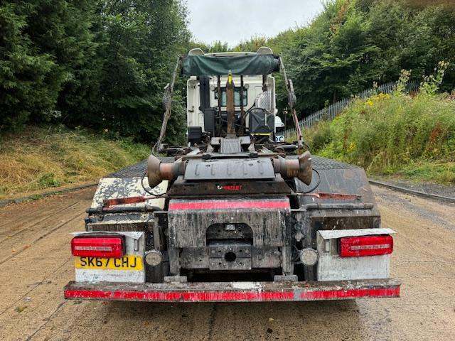 2017 67 DAF CF 510 E6 8x4 hook loader sheet weigher piped for draw bar