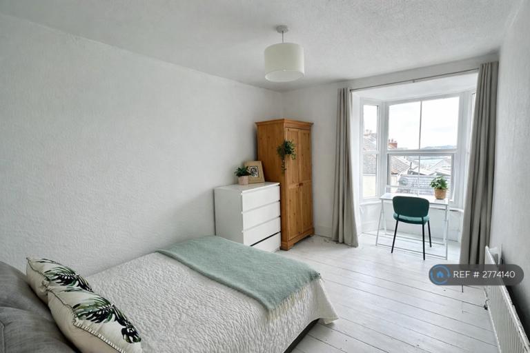 5 bedroom house in Beacon Terrace, Falmouth, TR11 (5 bed) (#2774140)