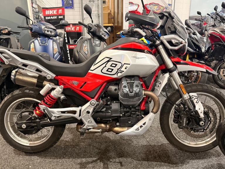 2025 MOTO GUZZI V85 TT