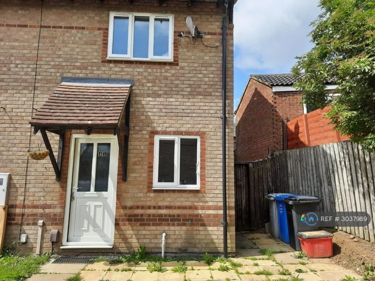 2 bedroom house in Richmond Avenue, Kettering, NN15 (2 bed) (#3037989)