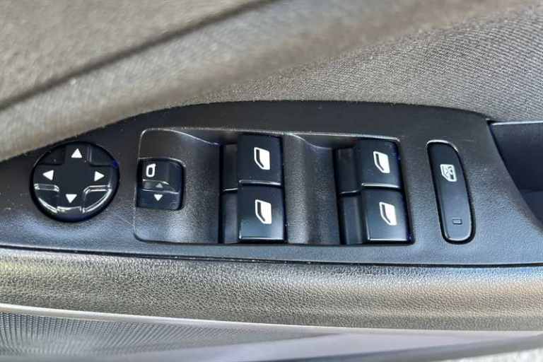 2022 Vauxhall Crossland 1.2 Turbo SE Edition 5dr HATCHBACK PETROL Manual