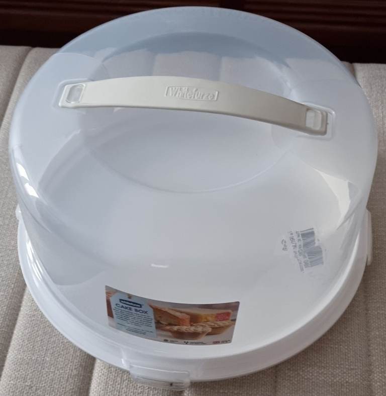 Cake storage Clip fresh box for storing and transporting Reversible base for serving & keep fresh