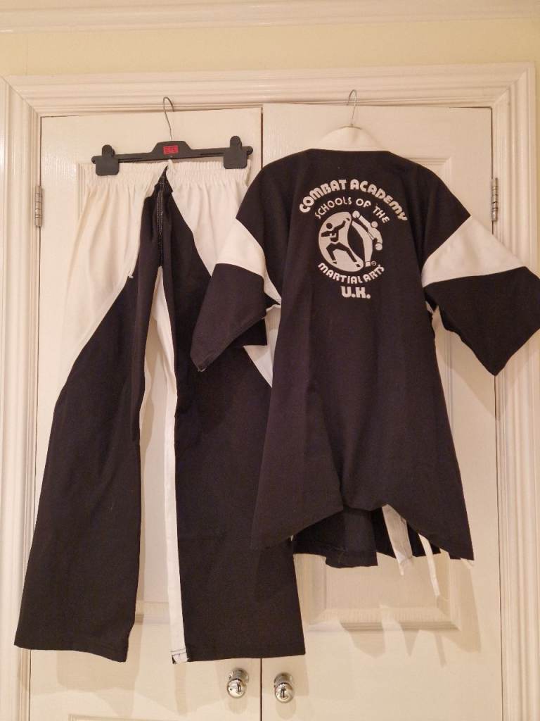 COMBAT ACADEMY UNIFORM- MARTIAL ARTS, KICKBOXING, JUJITSU - SIZE 3 / 160,  Age 11 /12 , 5"1 - 5"4
