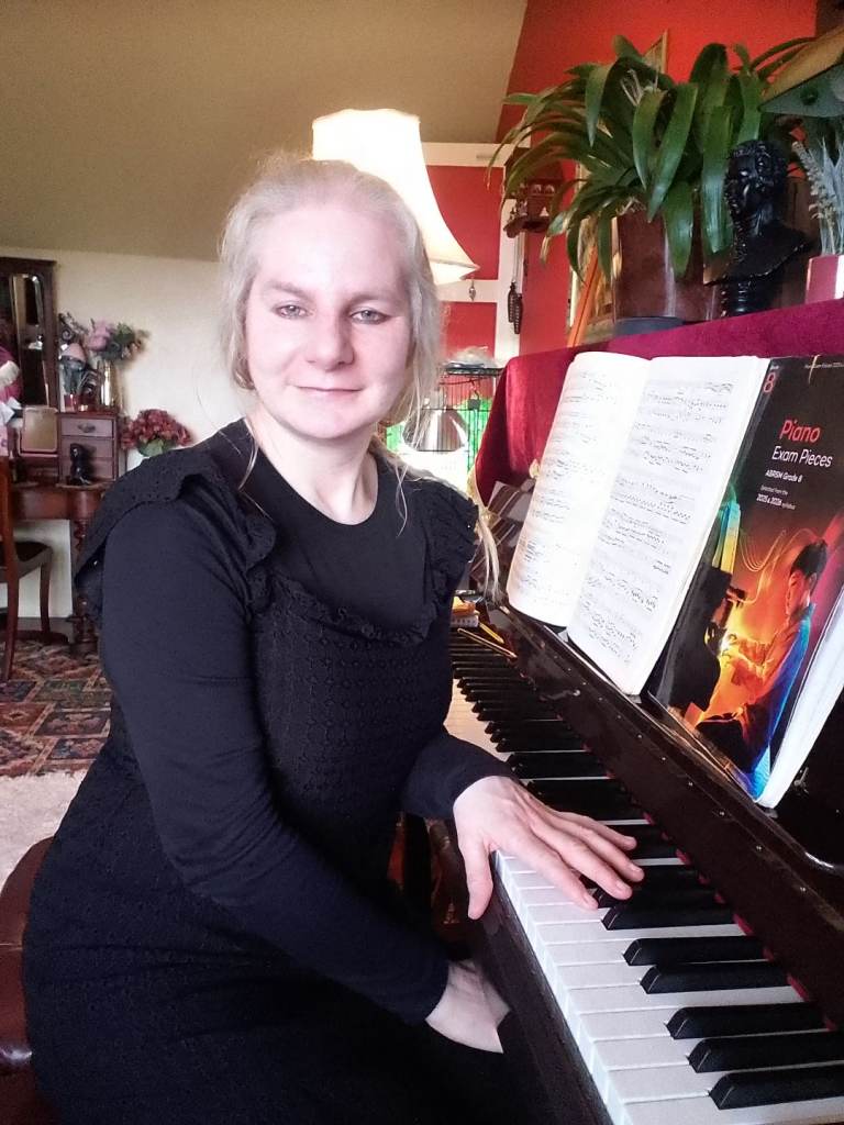  Online= PIANO and VIOLIN Lessons. INTRODUCTORY LESSON FREE.