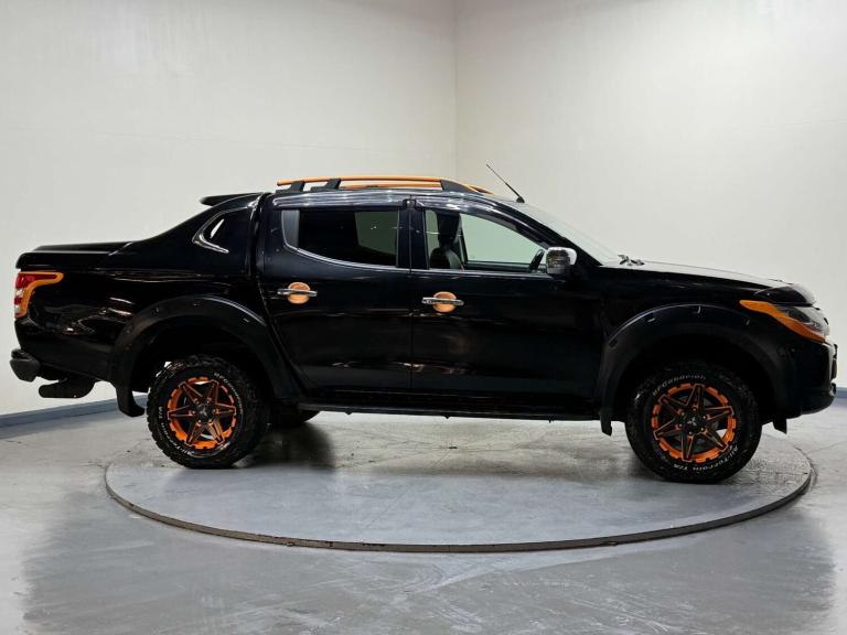 2018 Mitsubishi L200 2.4 L200 Barbarian SVP II DI-D Auto 4WD Pickup Diesel Automatic