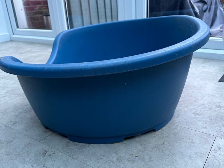 Dog bed (blue)