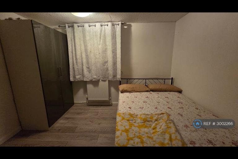 1 bedroom in Kettering Road, Enfield, EN3 (#3002266)