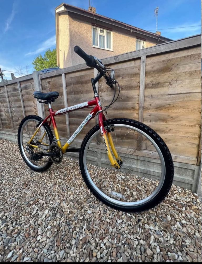 Men’s red mountain bike 26 wheels ready to ride 