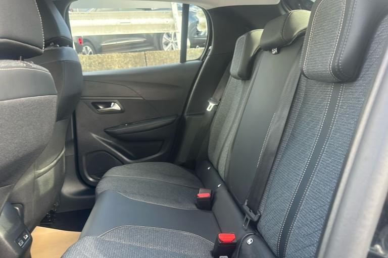  Peugeot 208 1.2 Puretech Allure Hatchback 5dr Petrol Manual Euro 6 s/s 100 Ps