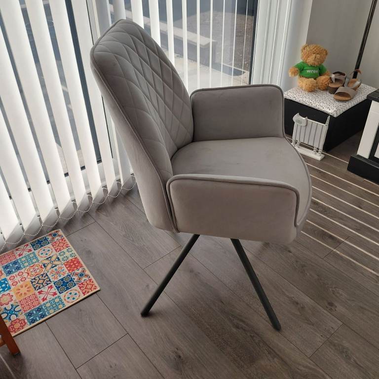 Dining table and chairs 