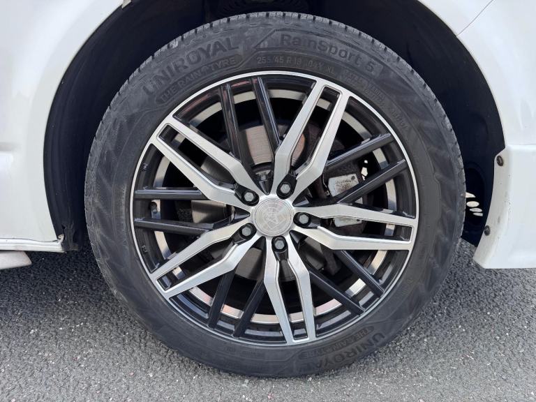 2018 VOLKSWAGEN TRANSPORTER T6 SPORTLINE 204BHP DSG. POP TOP. SOLAR.NO VAT