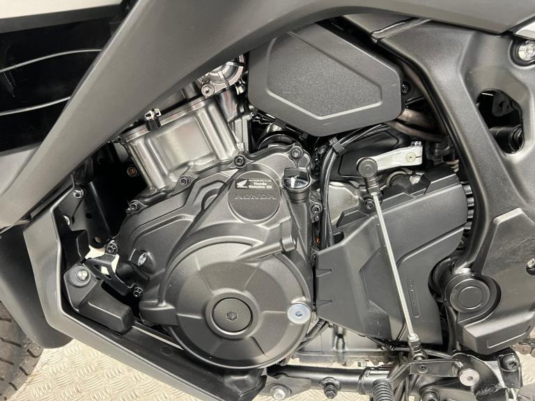 2022 72 Honda NT1100 Manual - 4700 miles