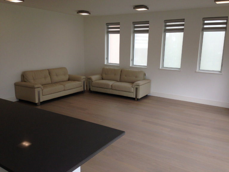 Quality Development Ground 3 Double Bed 2 Bath Flat Open Plan Doors Garden Drive VeryNearTubeShops