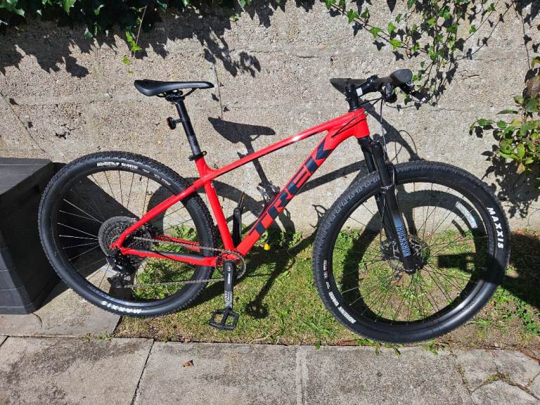 Trek Marlin 8 MTB (Size M/L) – Excellent Condition – Barely Ridden