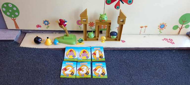 Angry Birds knock on wood game