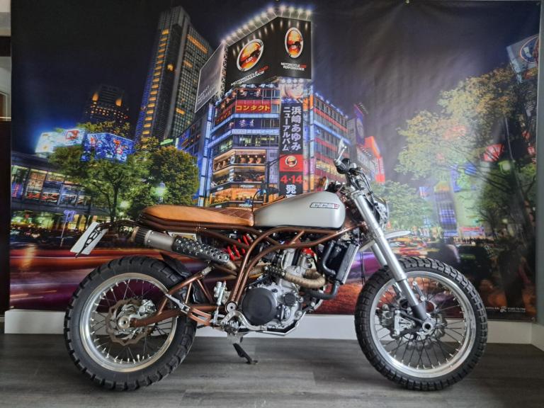 2018 CCM SPITFIRE Scrambler  PETROL Manual