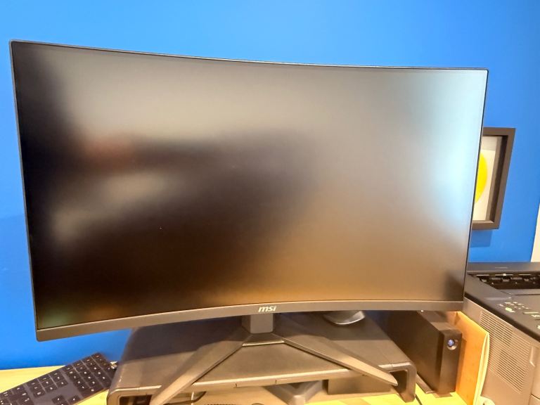 27” 2k curved gaming monitor MSI 13252