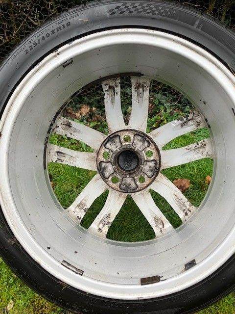 4 Genuine VW Golf TDi 2016 18" Alloy Wheels (and 4 used Tyres)