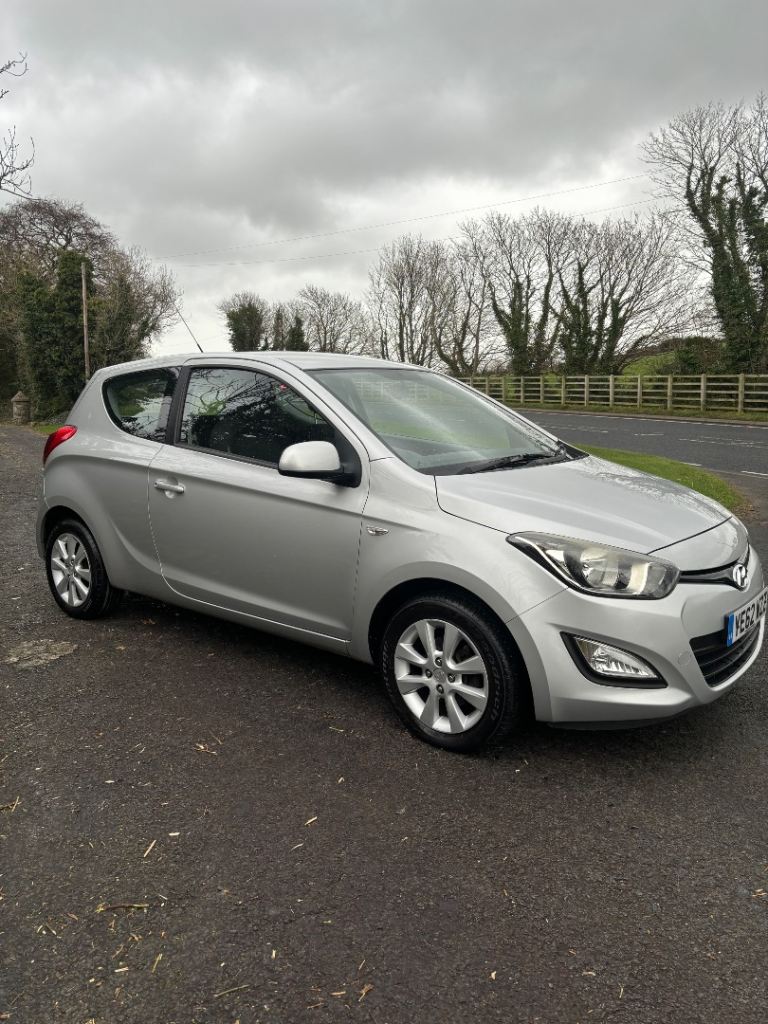 2012 Hyundai i20 1.2 Active LOW MILES CHEAP INSURANCE £35 a year road tax 