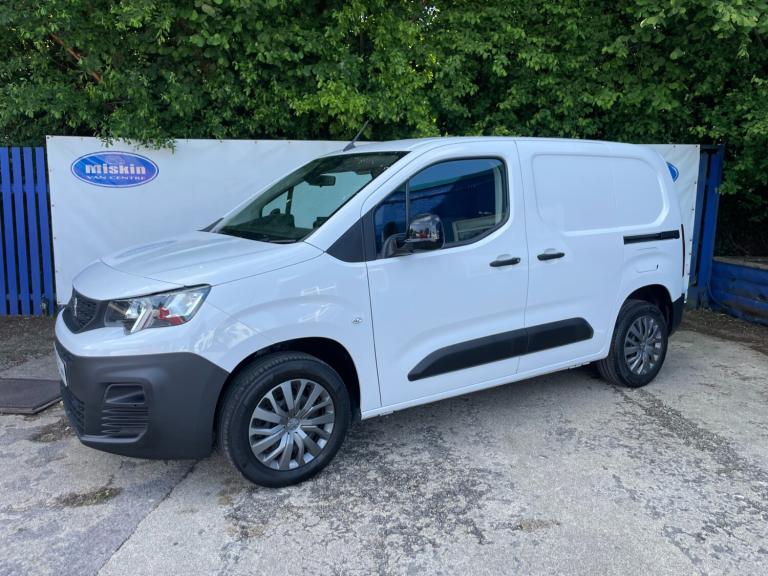 2022 Peugeot Partner 1000 1.5 BlueHDi 100 Professional Prem Van [6 Spd] Diesel Van In White  PANE...