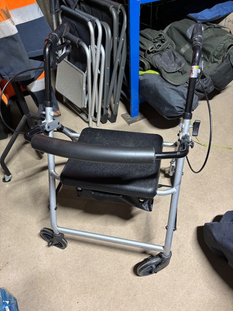 Mobility Walker with seat