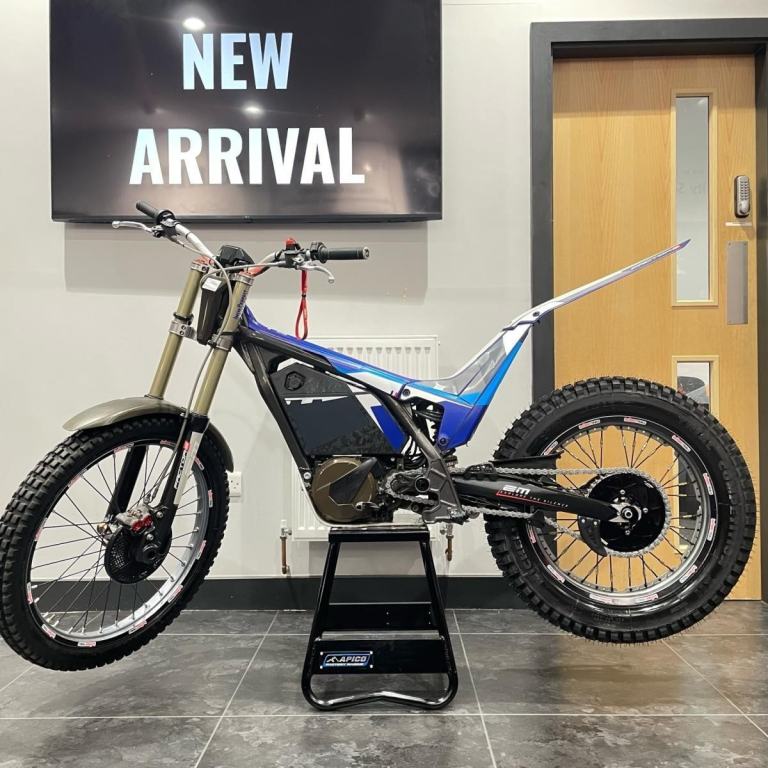 2025 EM EPURE FACTOR-e 2.5 kWh **EXCELLENT CONDITION** USED TRIALS BIKE