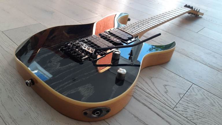 Ibanez RG370AHMZ Electric Guitar, Excellent barely used condition w/ Full setup