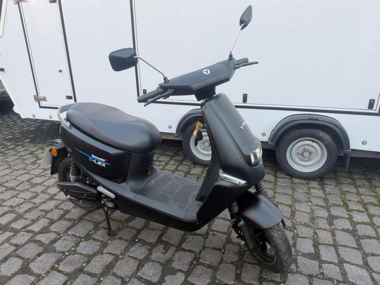 Yadea S-LIKE Lexmoto Lex YD 1200-11 Moped scooter, Euro 5