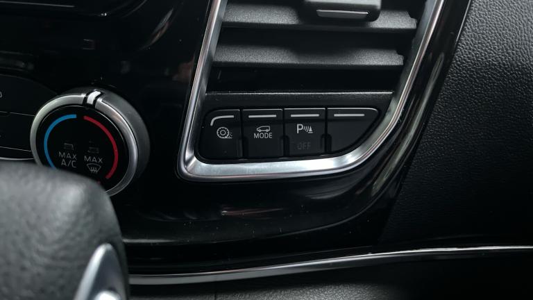 2022 Ford Tourneo Custom Transit Custom Tourneo L2 Diesel Fwd 2.0 EcoBlue 130ps L/R 8 Seater Tita...