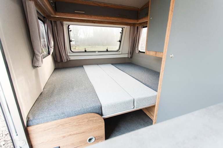 Freedom Jetstream Twin Sport Flare | Small 2 Berth Caravan with Shower