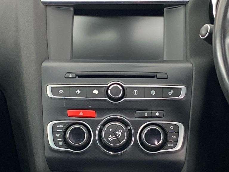 2017 DS Automobiles Ds4 Prestige Puretech S/s 4 Puretech Prestige S/S Hatchback PETROL Manual