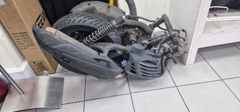 YAMAHA NMAX ENGINE WITH TYRE AND EXHAUST