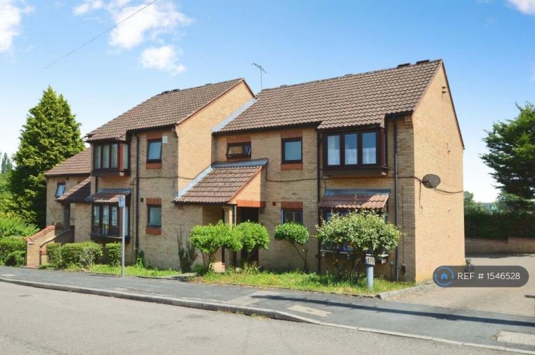 1 bedroom flat in Stratford Way, Hemel Hempstead, HP3 (1 bed) (#1546528)