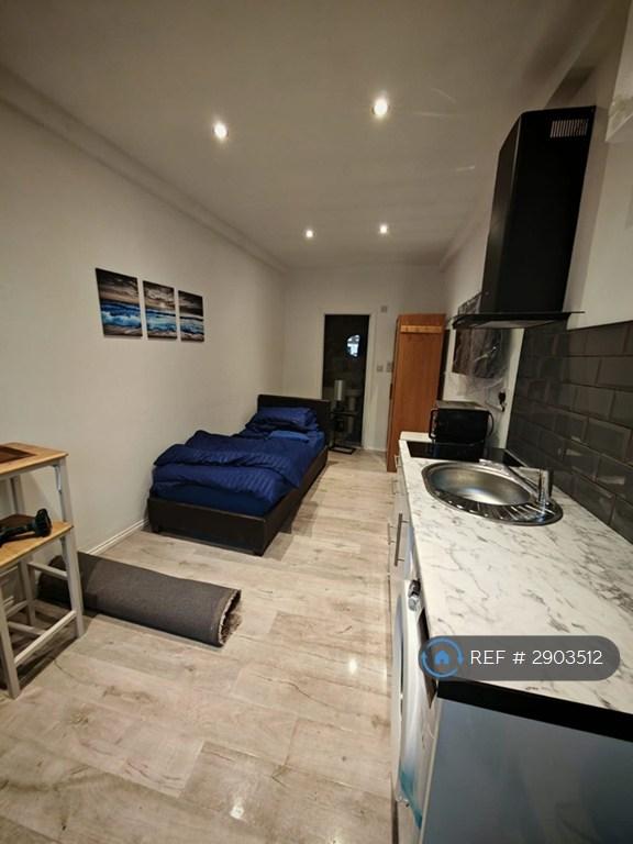 Studio flat in Restalrig Road, Edinburgh, EH6 (#2903512)