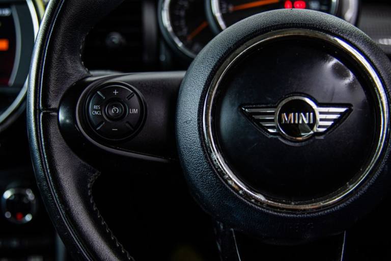 2018 MINI Hatch 1.5 Cooper Hatchback 3dr Petrol Manual Euro 6 (s/s) (136 ps) Hatchback Petrol Manual