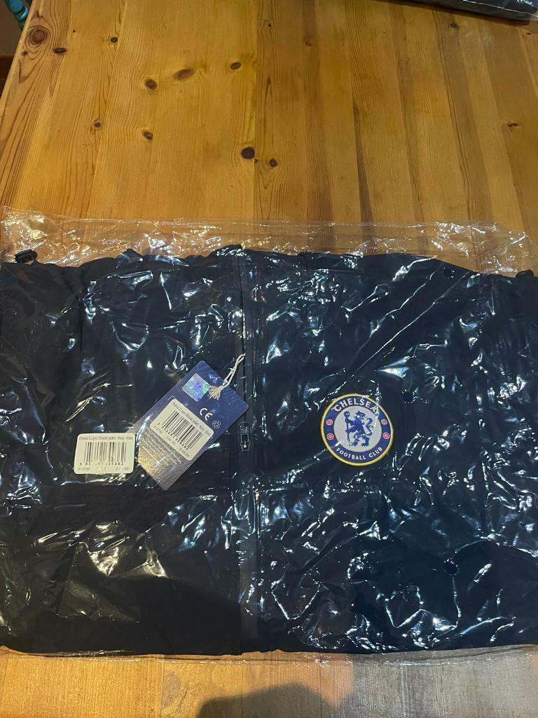 Brand new Chelsea football club 3 layer shower jacket  in navy (size 3XL)