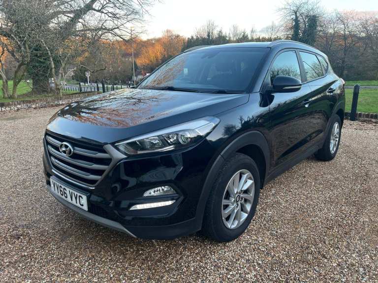 Hyundai Tucson 1.7 CRDi BlueDrive SE Nav Diesel manual-ULEZ Free-HPI Clear