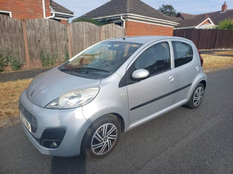 Peugeot, 107, Hatchback, 2013, Manual, 998 (cc), 5 doors
