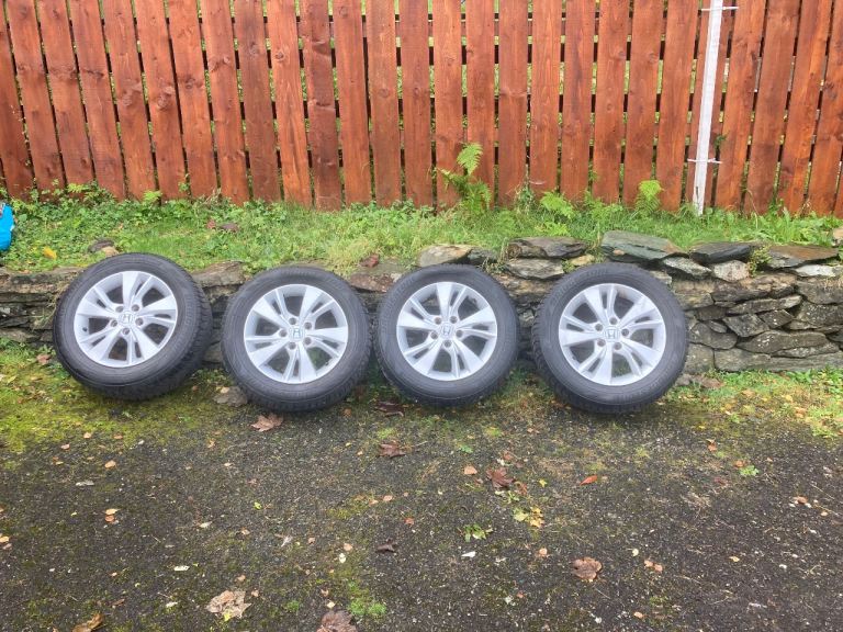 4 x Honda HRV Silver 16” Wheels / Winter Tyres.