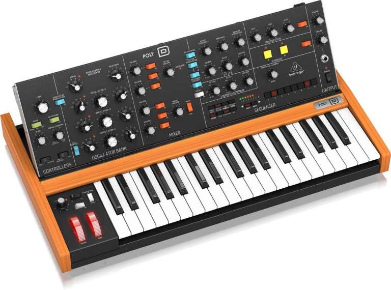 Behringer Poly D - Moog Model D type Analog synth synthesiser synthesizer