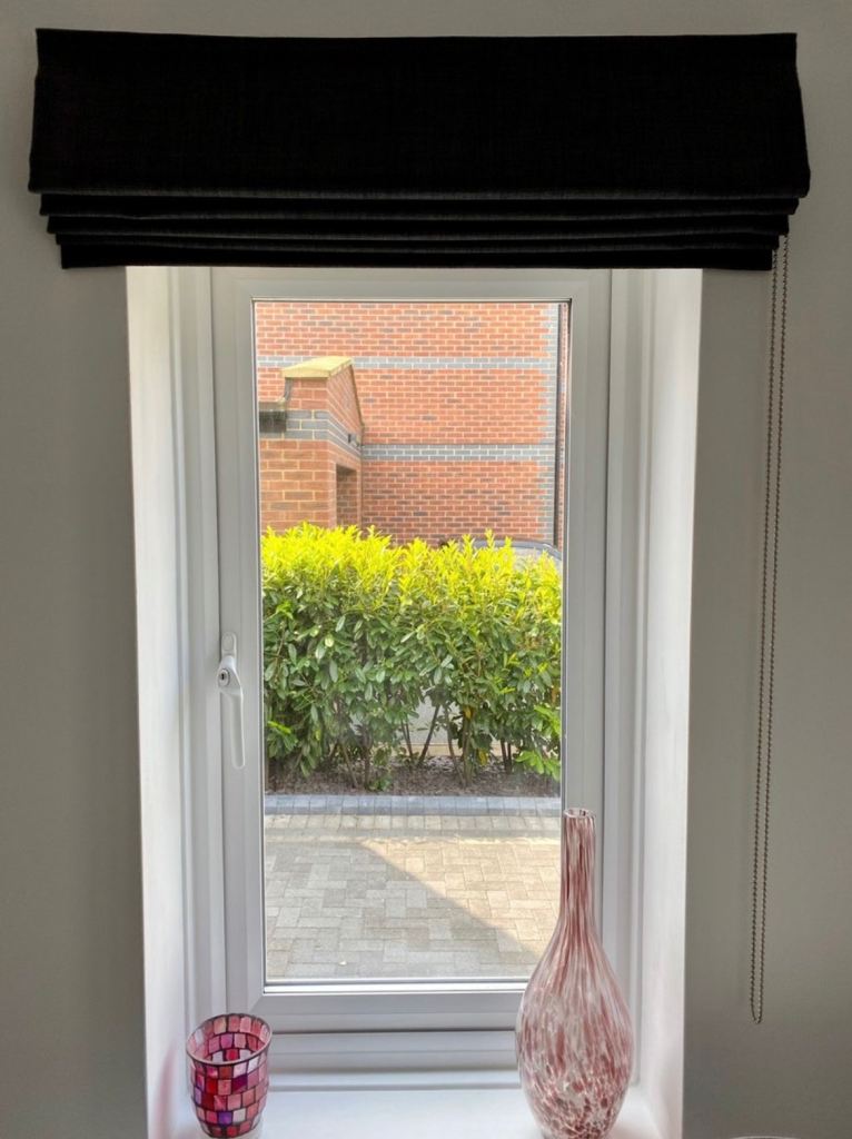 Roman blind in grey