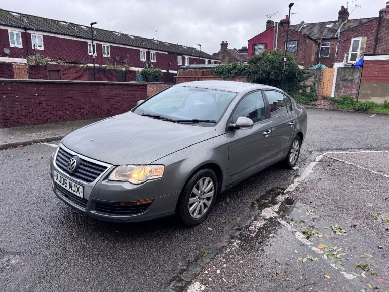 Volkswagen, PASSAT, Saloon, 2006, Manual, 1598 (cc), 4 doors