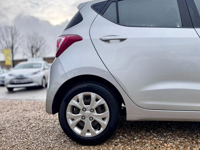 2015 Hyundai i10 1.2 SE 5dr HATCHBACK Petrol Manual