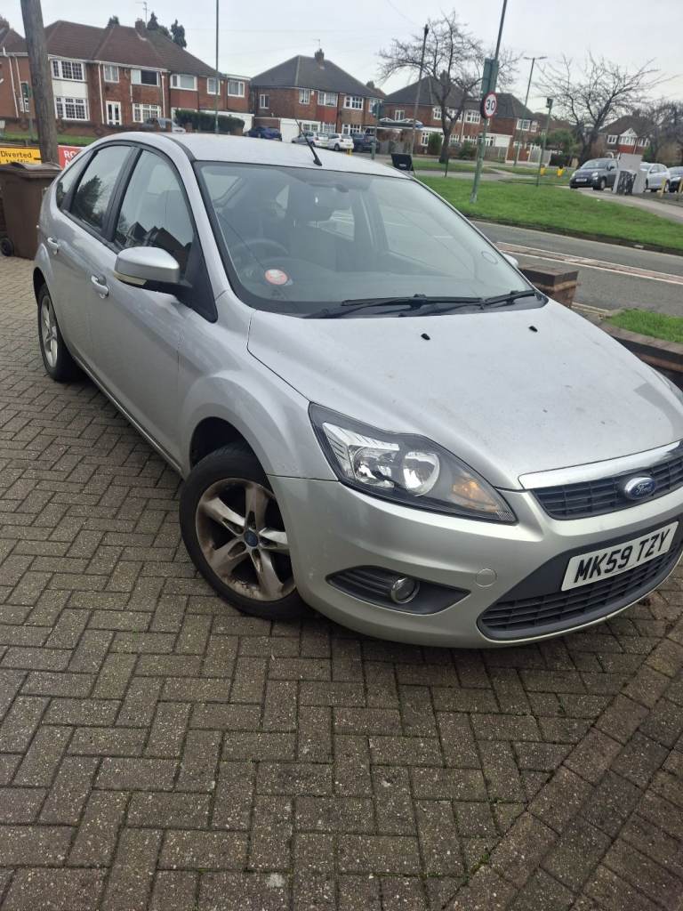 Silver Ford Focus 