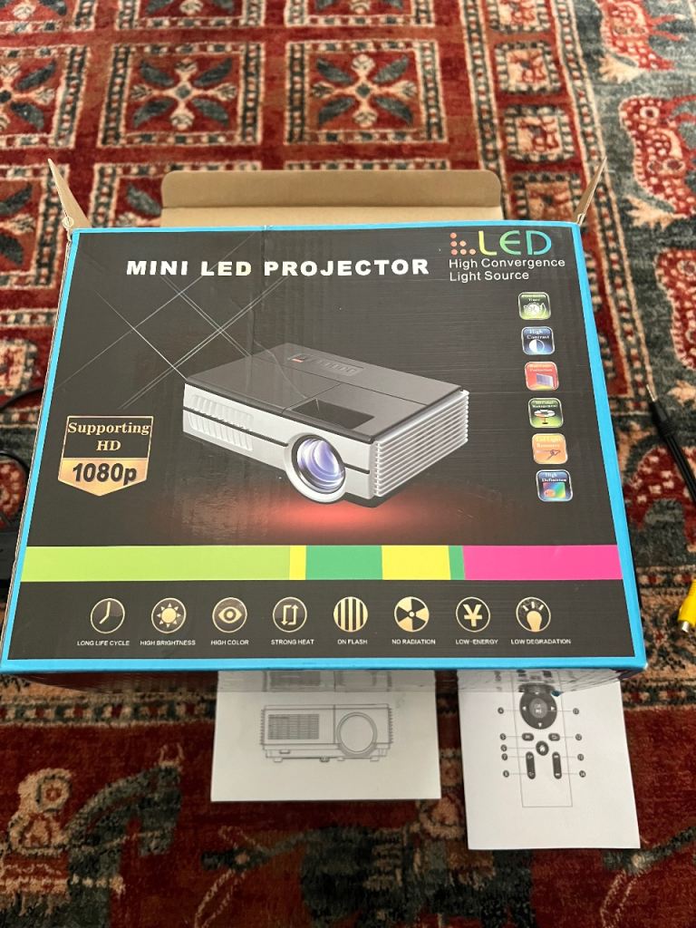 Mini LED Projector – Brand New, Boxed – HDMI/USB –