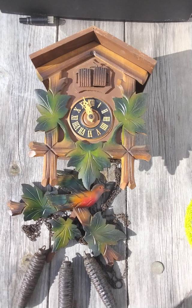 Vintage German Musical Cuckoo Clock – 3 Weight – Roses du Sud