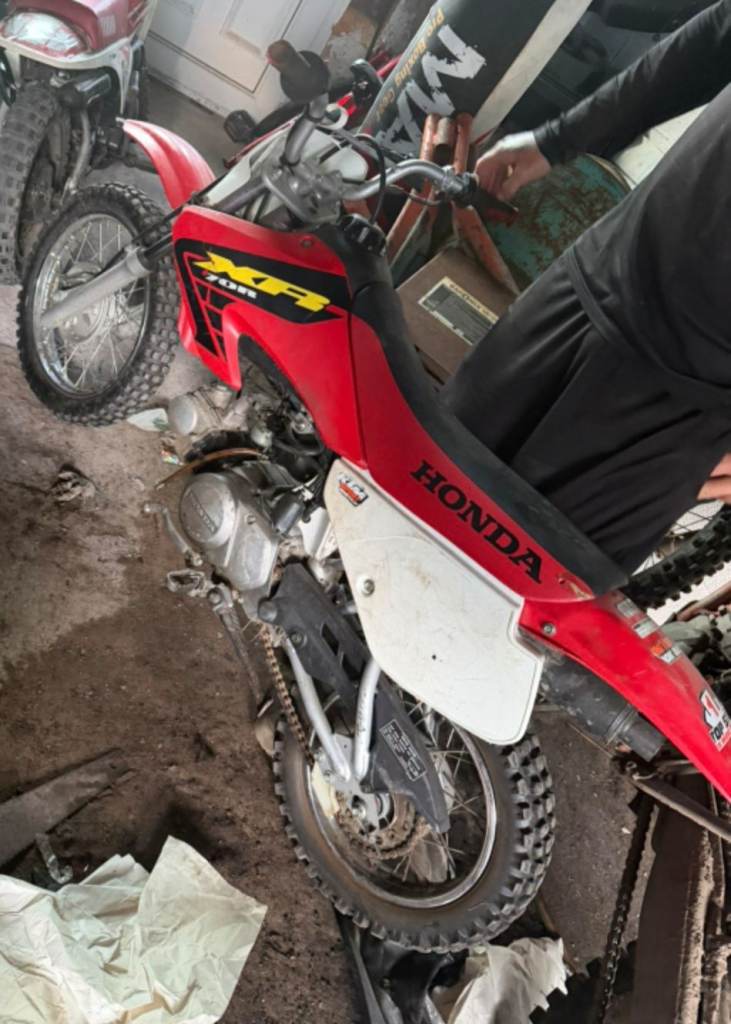 Honda xr 70 kids bike    not crf